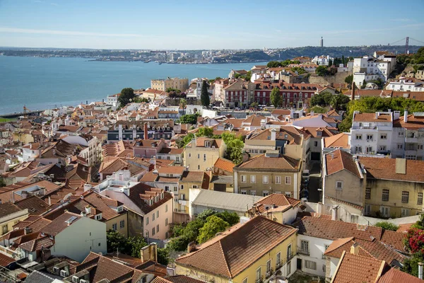 ポルトガルのリスボン市の旧市街アルファマの景色 ポルトガル リスボン 2021年10月 — ストック写真