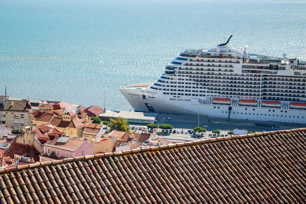 Tourism Cruise Ship Port Front Old Town Alfama City Lisbon — стокове фото
