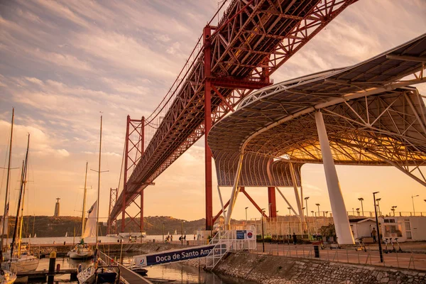 Doca Port Alcantara Ponte Abril 25The April Bridge Rio Tejo — Stockfoto