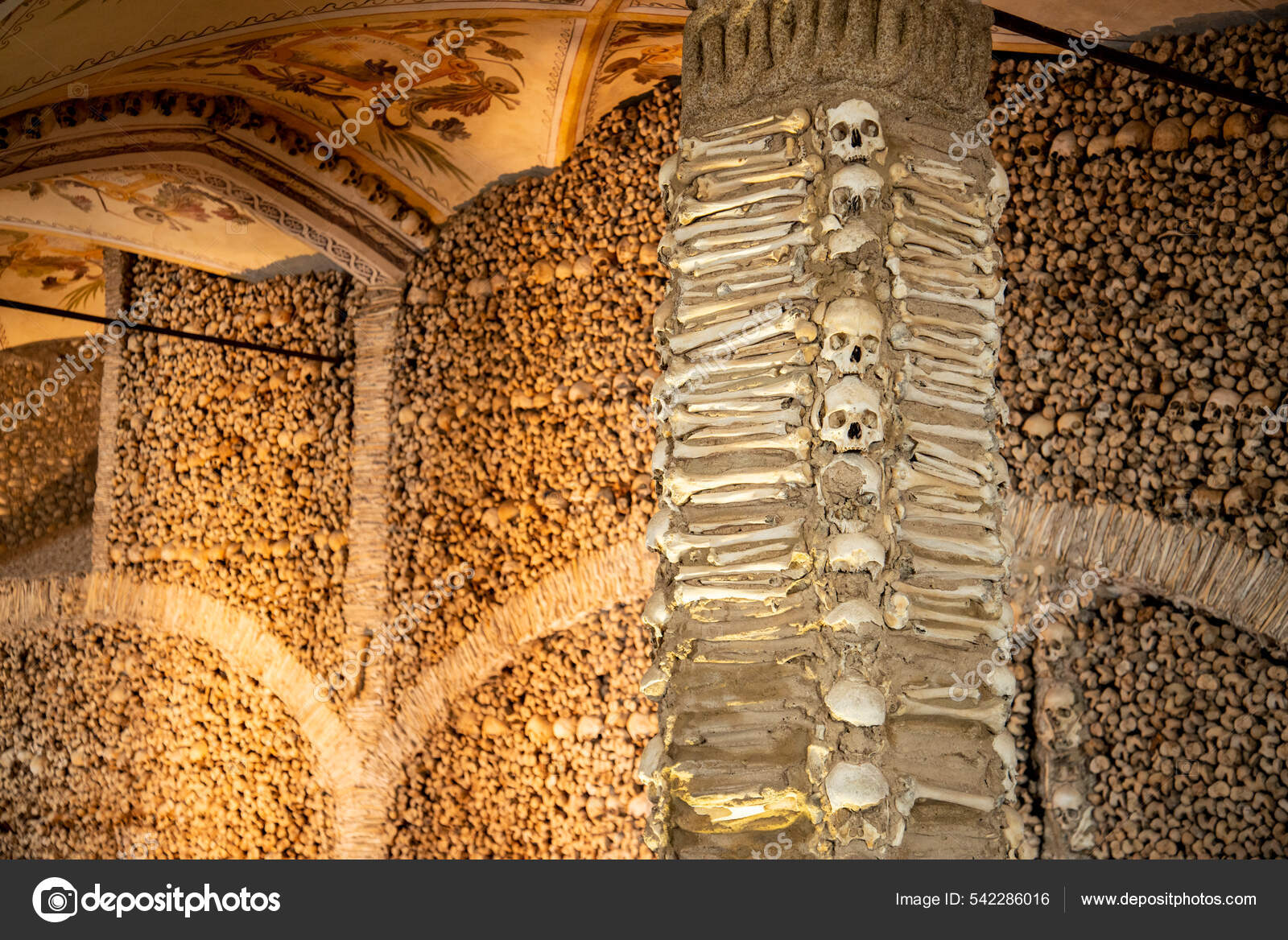 Huesos Humanos Capela Dos Ossos Iglesia San Francisco Igreja Sao: fotografía de stock © urf #542286016 | Depositphotos Huesos Humanos Capela Dos Ossos Iglesia San Francisco Igreja Sao: fotografía de stock © urf #542286016 | Depositphotos