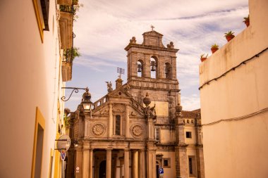 Portekiz 'in Alentejo kentindeki Evora şehrindeki Nossa de Graca kilisesine. Portekiz, Evora, Ekim 2021