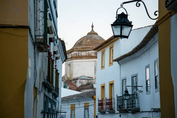 ポルトガルのアルネテホにある旧市街エヴォラにあるカルモ教会 ポルトガル エヴォラ 2021年10月 — ストック写真