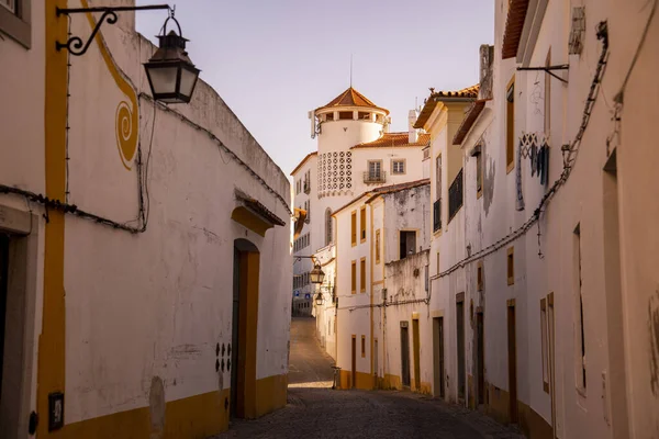 Portekiz Alentejo Kentindeki Evora Şehrinde Küçük Bir Ara Sokak Portekiz — Stok fotoğraf