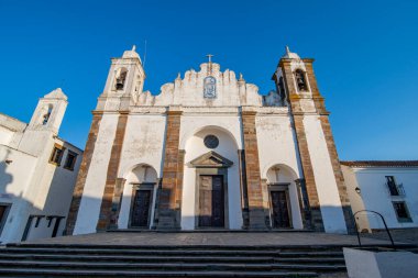 Igreja de nossa senhore da Logao Kilisesi Portekiz, Alentejo 'daki Monsaraz Köyü' nde. Portekiz, Monsaraz, Ekim 2021