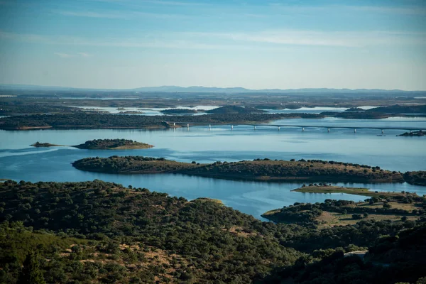 Lago Alqueva Rio Guadiana Úhledné Vesnice Catelo Monsaraz Alentejo Portugalsku — Stock fotografie