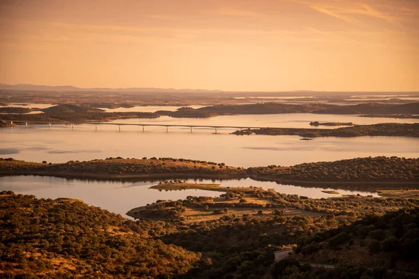 Lago Alqueva Rio Guadiana Úhledné Vesnice Catelo Monsaraz Alentejo Portugalsku — Stock fotografie