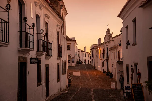 ポルトガルのAlentejoにあるMonsarazの村の小さな路地 ポルトガル モンサラズ 2021年10月 — ストック写真