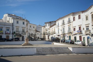 Portekiz, Estremoz 'daki eski Estremoz kasabasındaki Pelourinho. Portekiz, Estremoz, Ekim 2021