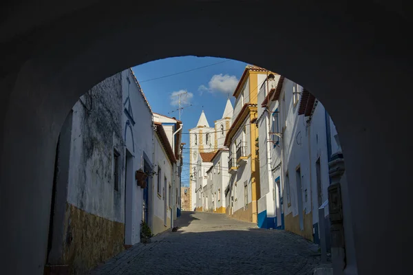 Невелика Алея Місті Замку Ейвіс Церквою Misericordia Алентехо Португалія Португалія — стокове фото