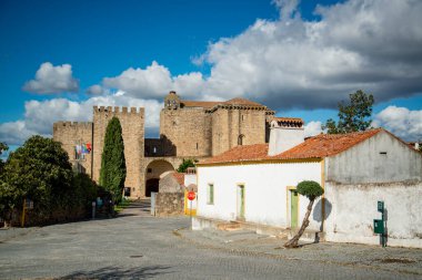 Portekiz 'in Alentejo şehrindeki eski Flor da Rosa kasabasındaki Santa Maria de Flor da Rosa Manastırı. Portekiz, Estremoz, Ekim 2021