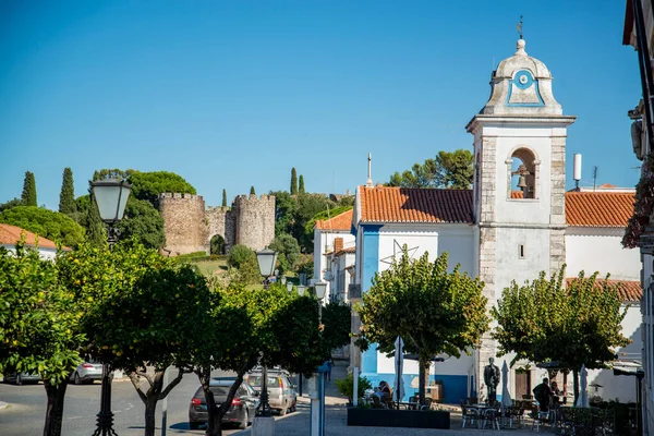 ポルトガルのAlentejoにあるヴィラ ビコサの城の門とIgreja Misericordia ポルトガル ヴィラ ヴィコサ 2021年10月 — ストック写真