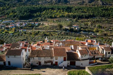 Portekiz, Alentejo 'daki eski Castelo de Vide kasabasının manzarası. Portekiz, Castelo de Vide, Ekim 2021