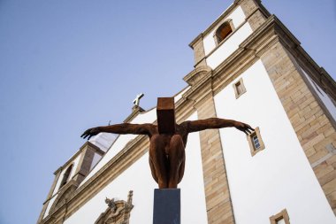 Portekiz 'in Alentejo şehrindeki eski Castelo de Vide kasabasından Igreja Matriz ve Santa Maria da Devesa' da sanat eserleri. Portekiz, Castelo de Vide, Ekim 2021