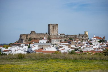 Portekiz, Alentejo 'daki Moura kasabasında Caselo de Moura. Portekiz, Moura, Ekim 2021