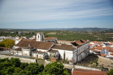 Portekiz 'in Alentejo şehrindeki Moura kasabasında bulunan Convento de Nossa de Senhora do Carmo. Portekiz, Moura, Ekim 2021