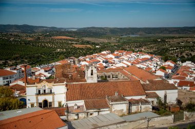 Portekiz 'in Alentejo şehrindeki Moura kasabasında bulunan Convento de Nossa de Senhora do Carmo. Portekiz, Moura, Ekim 2021