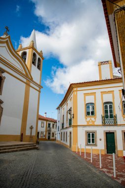 Igreja de Nossa Senhora da Graca Matriz de Nisa, Portekiz 'in Alentejo şehrinde. Portekiz, Nisa, Ekim 2021