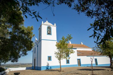 Portekiz, Alentejo 'daki Terena Köyü' nde yaşayan igreja Martiz de Sao Pedro. Portekiz, Terena, Ekim 2021