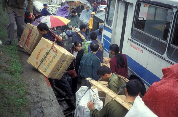 Traffic Jam Εμπορεύματα Μεταφορέα Στην Αγορά Κοντά Στην Αγορά Και — Φωτογραφία Αρχείου