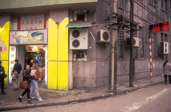 中国湖北省武漢市の旧市街です 1996年11月中国 — ストック写真