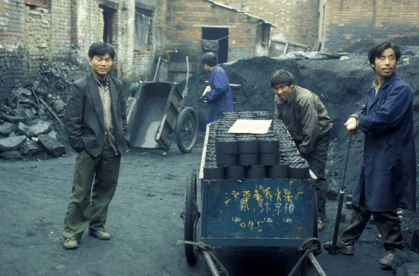 Pracownik Węgla Mieście Kaifeng Prowincji Henan Chinach Chiny Kaifeng Listopad — Zdjęcie stockowe