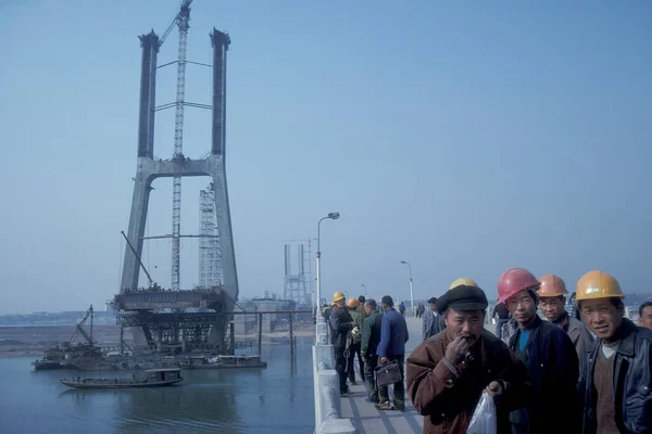 Çin Jiangxi Eyaletindeki Nanchang Şehrindeki Ganjiang Nehri Nde Bir Köprü — Stok fotoğraf