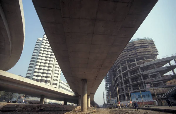 Budowę Mostu Autostradowego Nad Rzeką Ganjiang Mieście Nanchang Prowincji Jiangxi — Zdjęcie stockowe