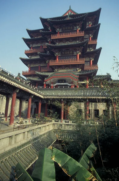 中国の江西省南昌市にあるテン王子の寺とパビリオン 中国南昌1996年11月 — ストック写真