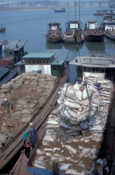 Şçi Çin Jiangxi Eyaletindeki Nanchang Şehrindeki Ganjiang Nehri Nde Bir — Stok fotoğraf