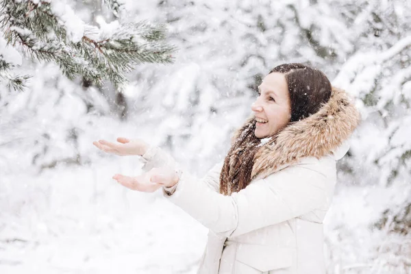 Winter Portrait Young Woman Happy Girl Walking Winter Forest Looking — Stock Photo, Image