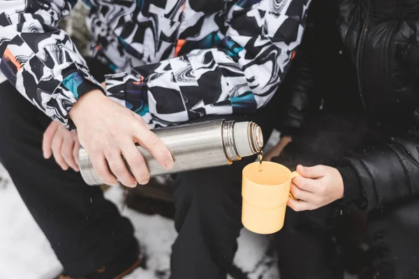 Father Sons Drinking Tea Thermos Talking Sitting Together Log Winter — Stock Photo, Image