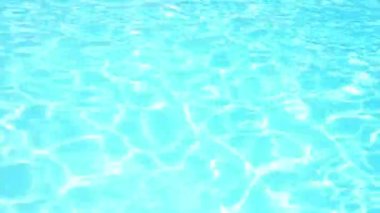 Su güneş ışığı yansıması