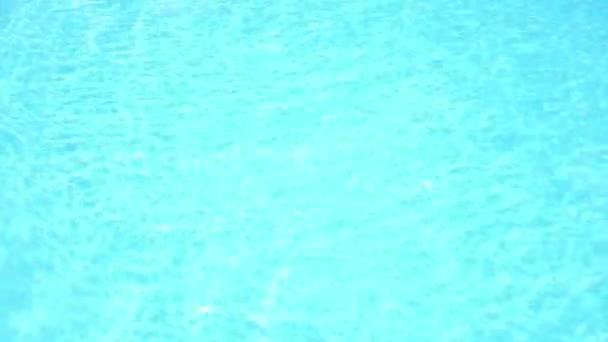 Stralend blauw water — Stockvideo