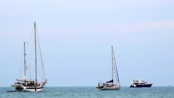 Barcos no mar — Vídeo de Stock