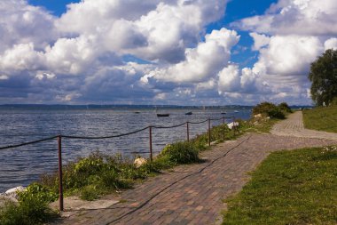 Gökyüzü inanılmaz güzel deniz manzarası,