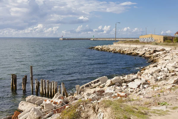 海に放棄されたポート — ストック写真
