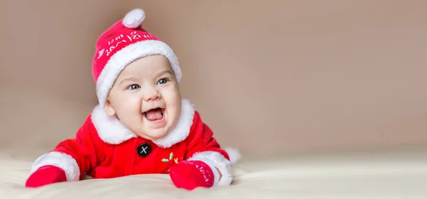 Menina Feliz Traje Papai Noel Alegremente Natal Ano Novo Tempo — Fotografia de Stock