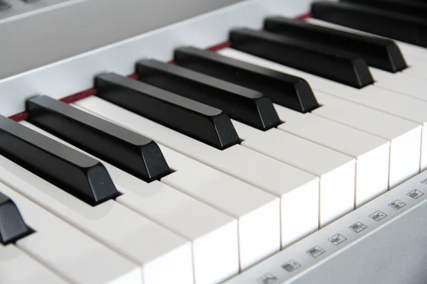 dijital piyano tuşları