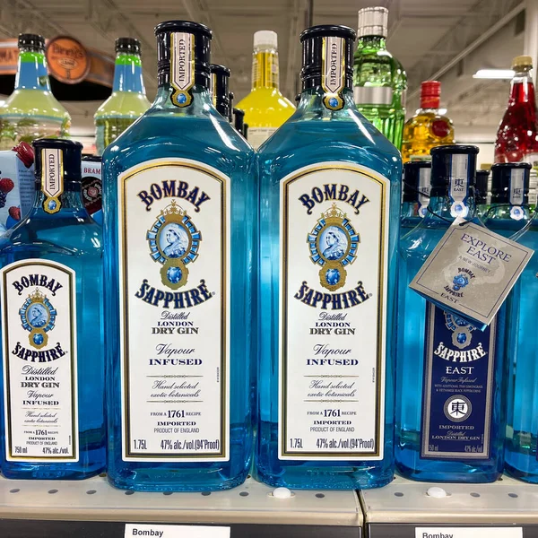 Springfield Usa Září 2021 Prohlídka Lahví Bombay Sapphire Gin Liqour — Stock fotografie