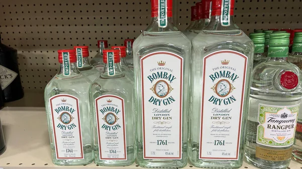 Springfield Usa Září 2021 Prohlídka Lahví Bombay Dry Gin Liqour — Stock fotografie