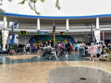 Orlando, FL USA - 23 Ocak 2021: The Buzz Lightyear Space Rangers Ride Walt Disney World Magic Kingdom, Orlando, Florida.