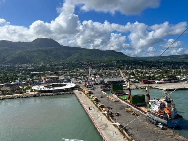 Puerto Plata, DR - 10 Ocak 2022: Puerto Plata, Dominik Cumhuriyeti 'ndeki liman manzarası.