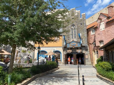 Orlando, FL USA- 3 Ağustos 2020: Orlando, Florida 'daki Walt Disney World' de Norveç Pavilyonunda Donmuş yolculuk.