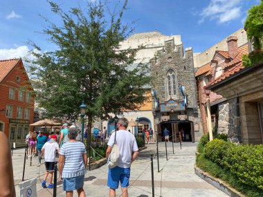 Orlando, FL USA- 3 Ağustos 2020: Orlando, Florida 'daki Walt Disney World' de Norveç Pavilyonunda Donmuş yolculuk.