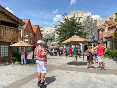 Orlando, FL USA- 3 Ağustos 2020: Orlando, Florida 'daki Walt Disney World' de Norveç Pavilyonunda Donmuş yolculuk.