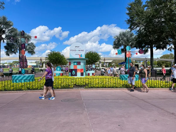 Orlando Usa Outubro 2021 Pessoas Caminhando Redor Food Wine Festival — Fotografia de Stock