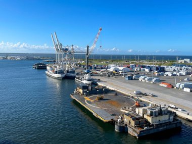 Cape Canaveral, FL USA - 10 Ekim 2021: Cape Canaveral, Florida 'daki SpaceX roket kurtarma botları.