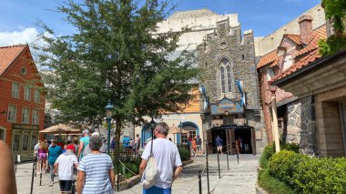 Orlando, FL USA- 3 Ağustos 2020: Orlando, Florida 'daki Walt Disney World' de Norveç Pavilyonunda Donmuş yolculuk.