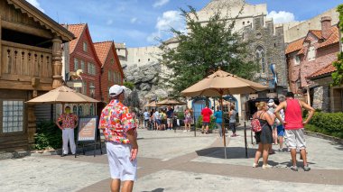 Orlando, FL USA- 3 Ağustos 2020: Orlando, Florida 'daki Walt Disney World' de Norveç Pavilyonunda Donmuş yolculuk.