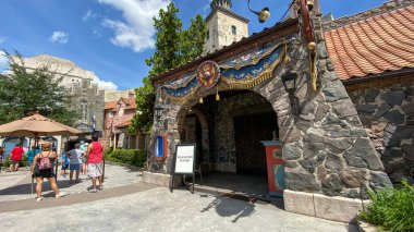 Orlando, FL USA- 3 Ağustos 2020: Orlando, Florida 'daki Walt Disney World' de Norveç Pavilyonunda Donmuş yolculuk.